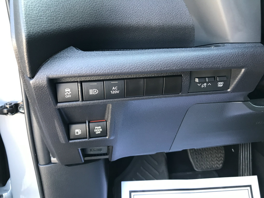 Certified 2025 Toyota Sienna XLE Woodland Edition AWD/4WD image 16