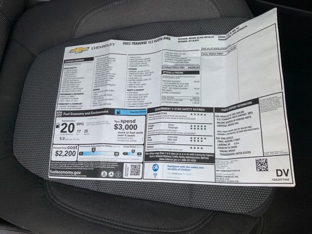 Used 2023 Chevrolet Traverse LT image 18