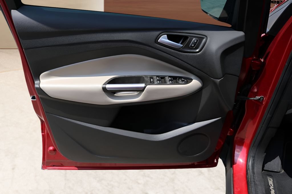 Used 2019 Ford Escape SEL FWD image 10