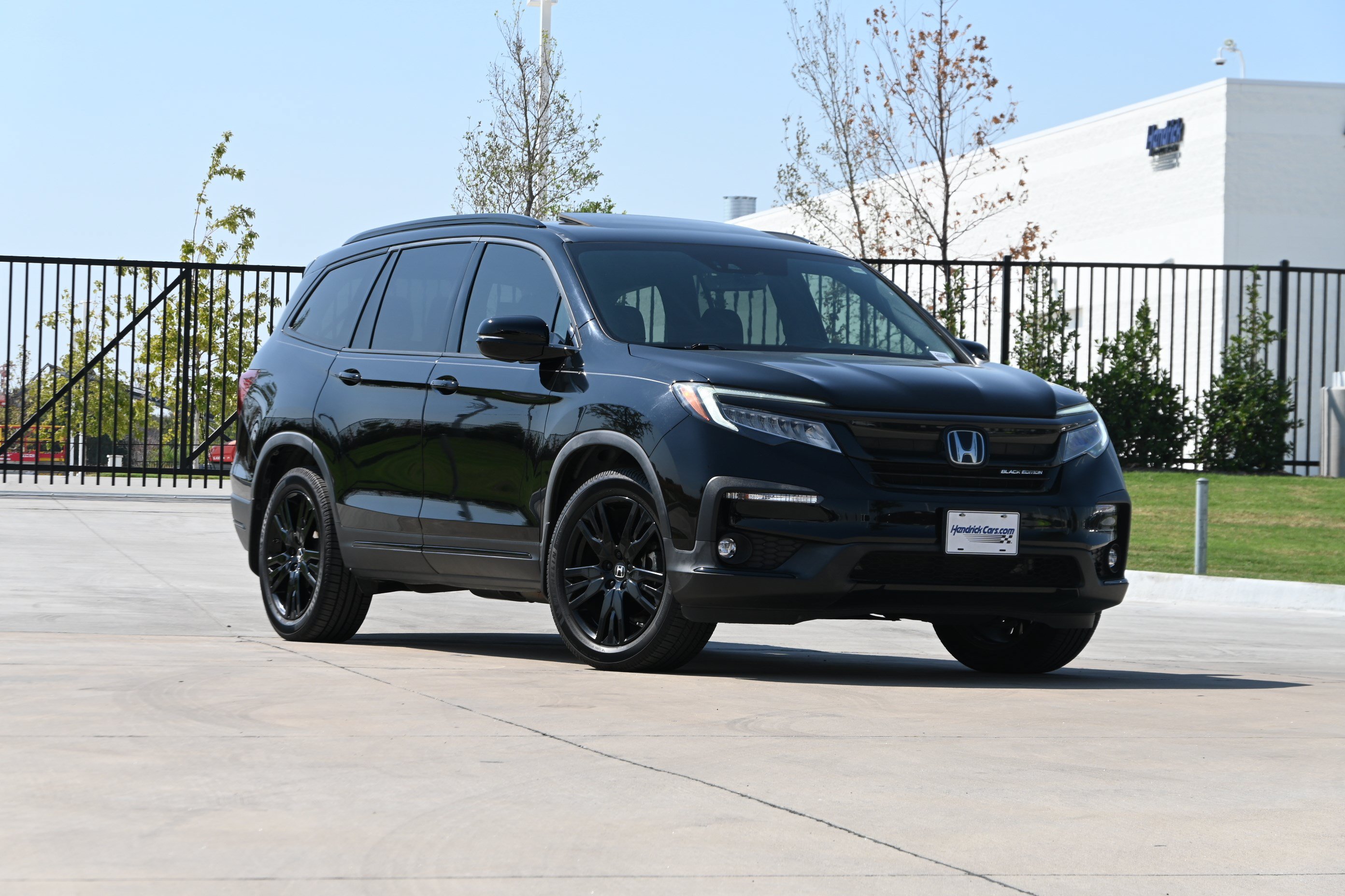 Used 2021 Honda Pilot Black Edition image 2