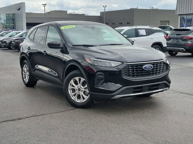 Used 2025 Ford Escape Active AWD/4WD image 34