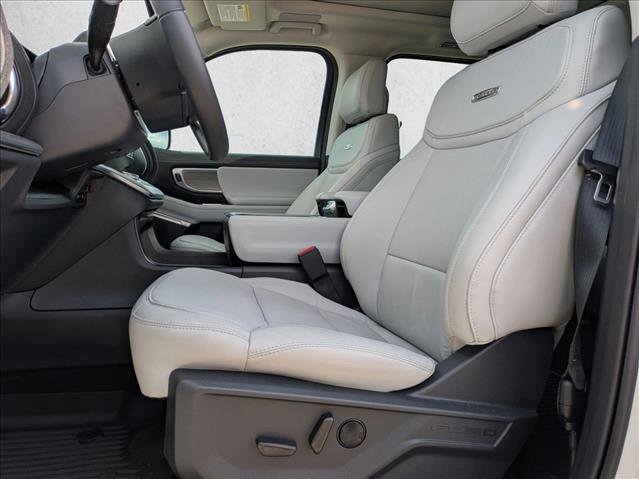 Used 2025 Ford Expedition Max Platinum w/ Driver's Package image 17