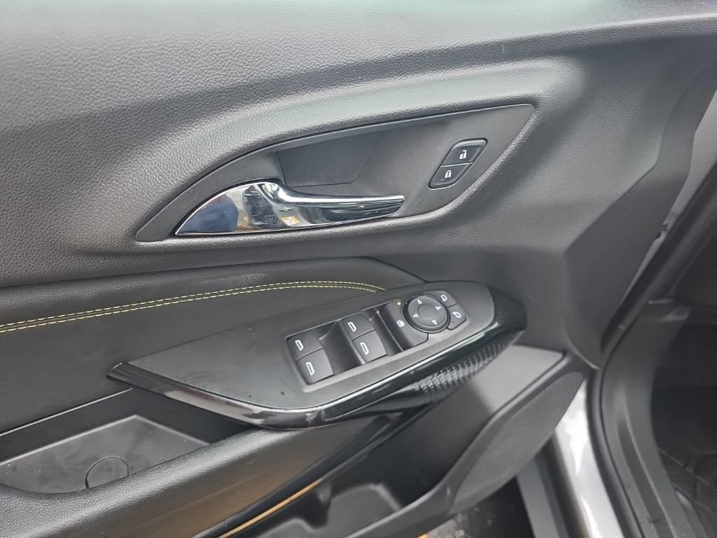 Used 2025 Chevrolet Trax ACTIV w/ Sunroof Package FWD image 14