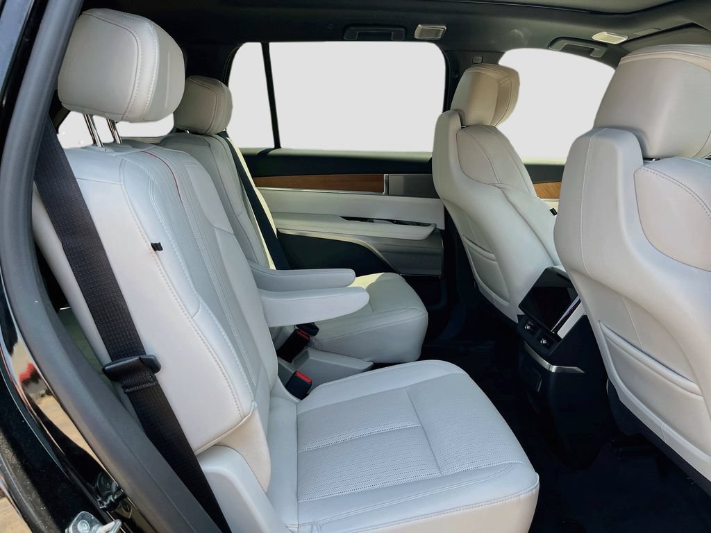 Used 2026 Cadillac Vistiq Luxury AWD/4WD image 31