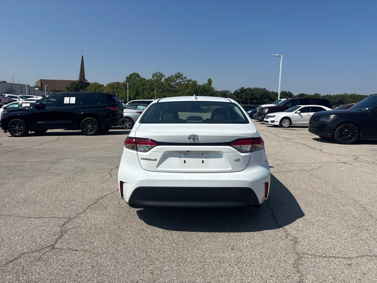 Used 2024 Toyota Corolla LE FWD image 5