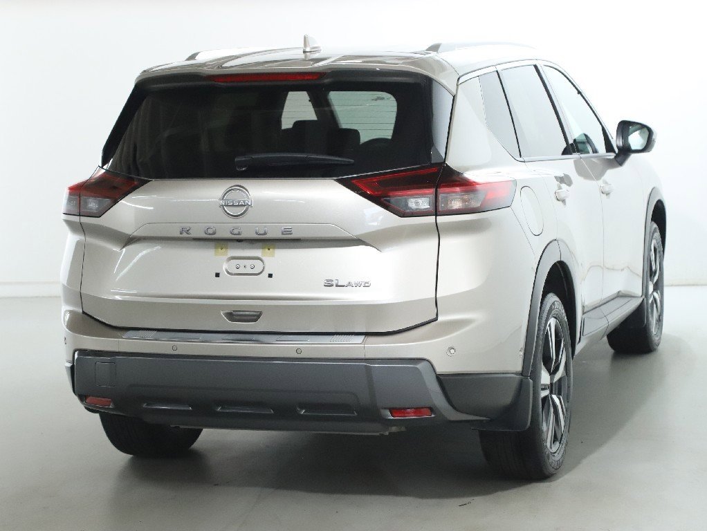 Certified 2024 Nissan Rogue SL image 47