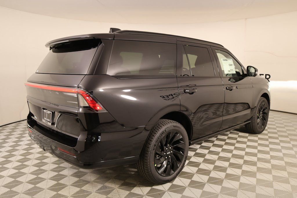New 2025 Lincoln Navigator Reserve w/ Jet Appearance Package image 22