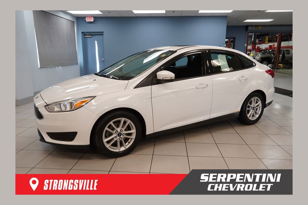 Used 2015 Ford Focus SE FWD image 1