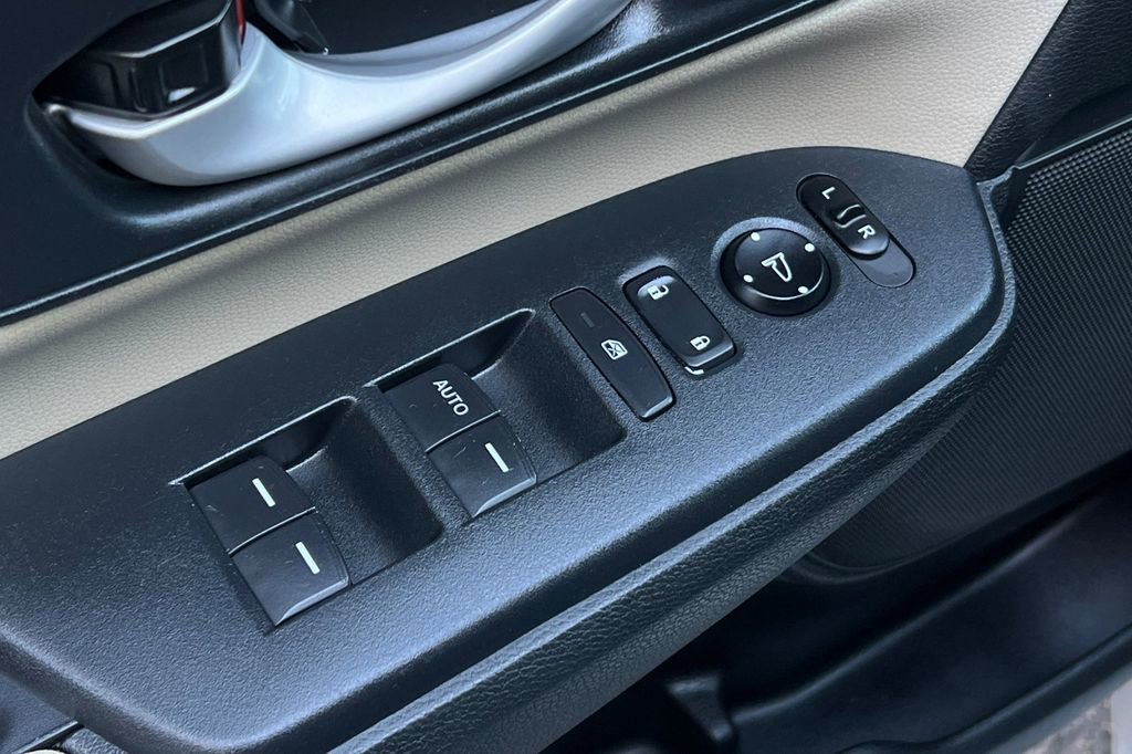 Used 2018 Honda CR-V LX image 14