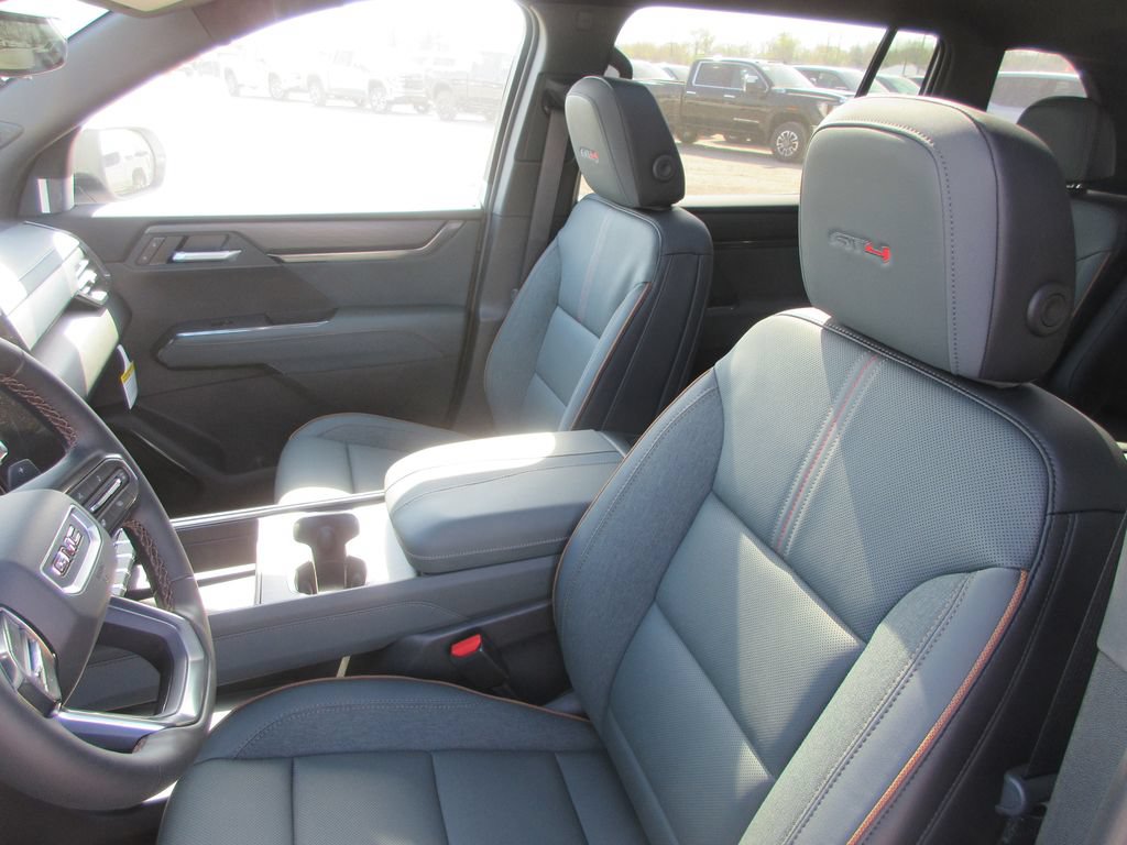 New 2026 GMC Acadia AT4 w/ Luxury Package AWD/4WD image 12