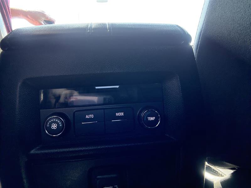 Used 2022 Chevrolet Traverse LT w/ Midnight/Sport Edition image 25