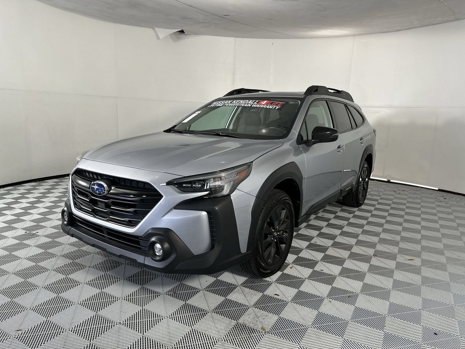 Used 2025 Subaru Outback Onyx Edition AWD/4WD image 4