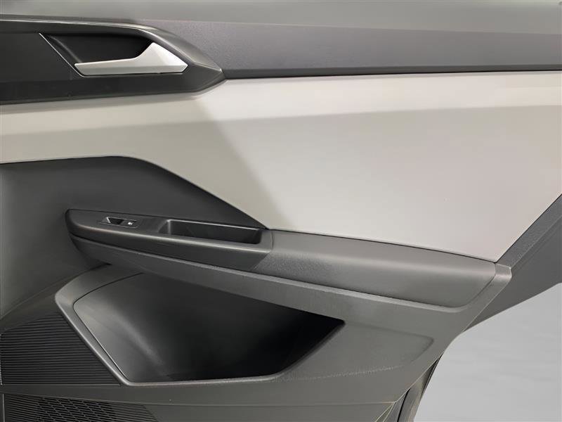 Used 2022 Volkswagen Taos SEL image 13