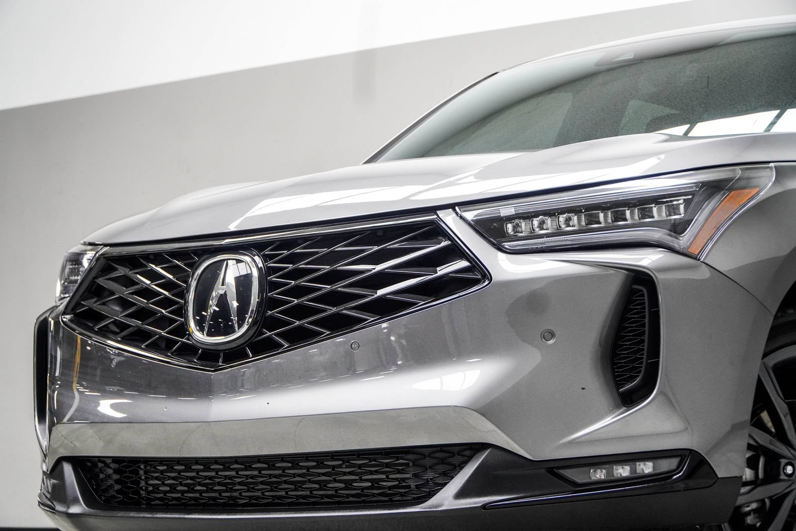 Used 2025 Acura RDX w/ Advance Package AWD/4WD image 2