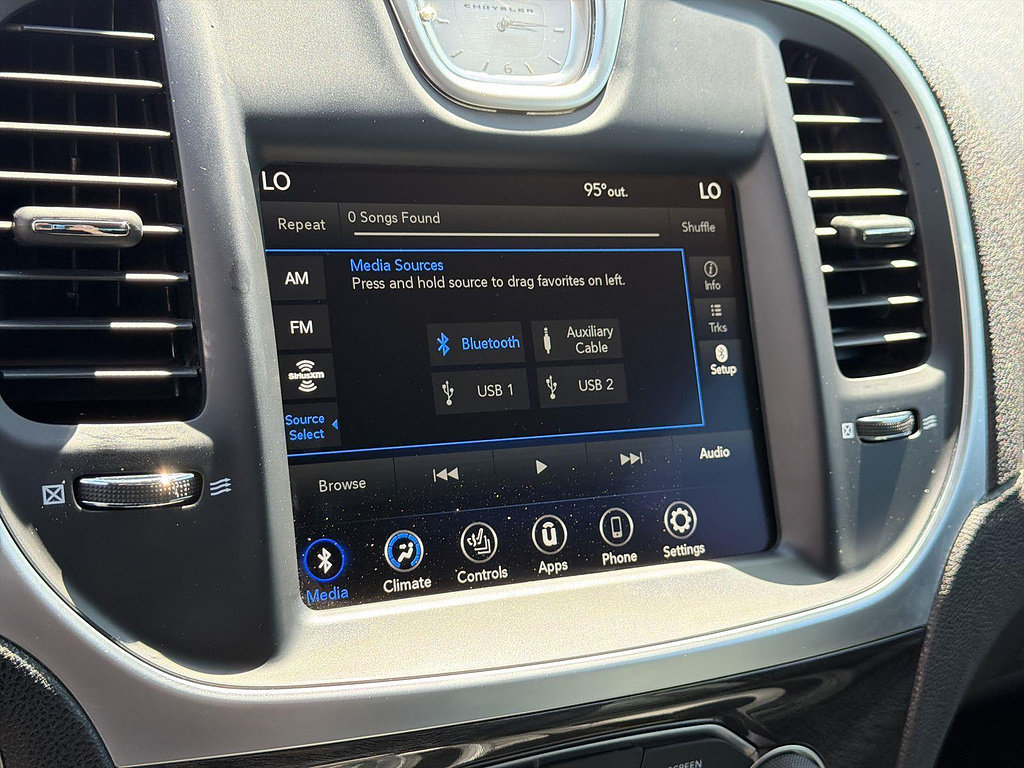 Used 2022 Chrysler 300 Touring L w/ Safetytec Plus Group RWD image 12