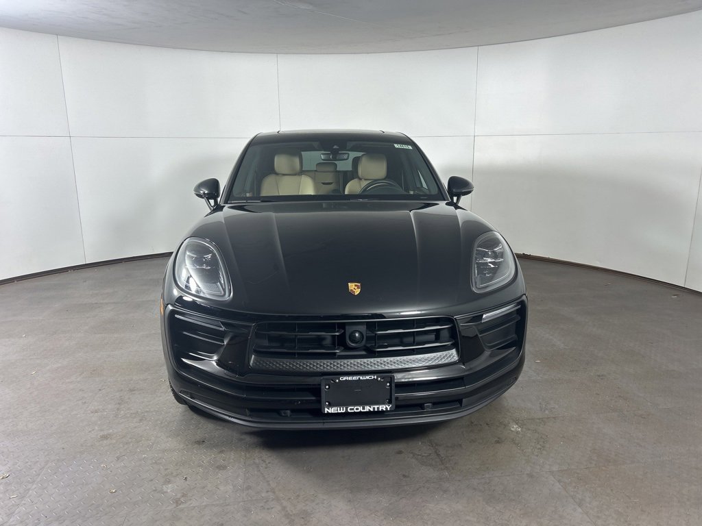 Certified 2025 Porsche Macan image 8