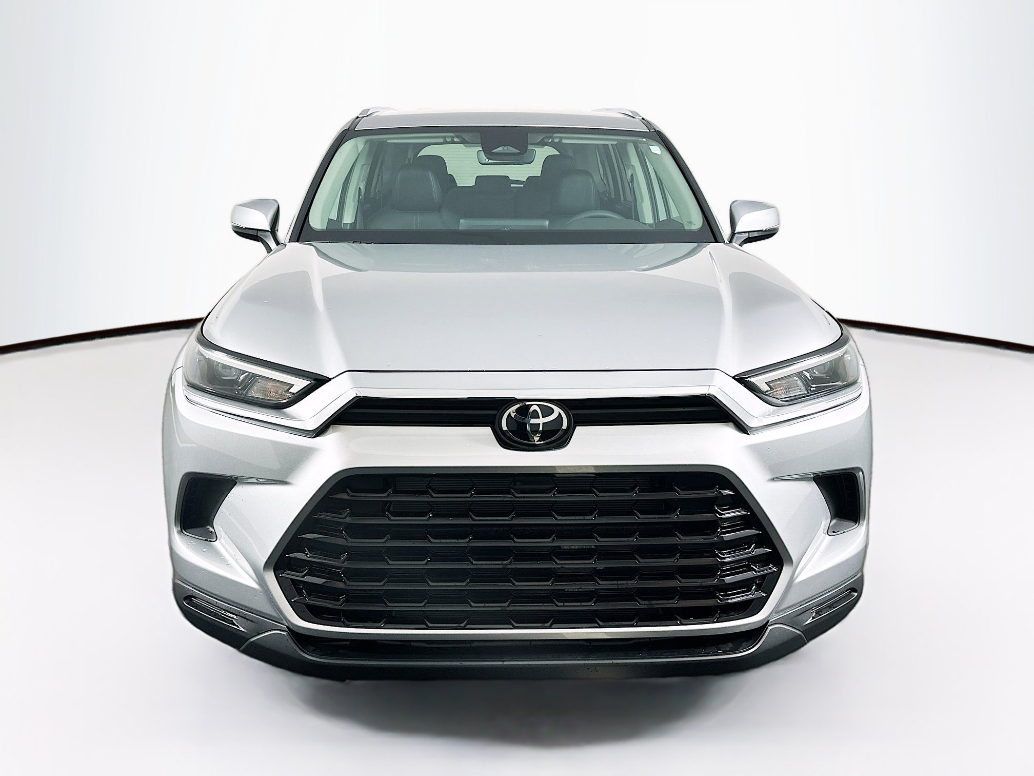 Used 2026 Toyota Grand Highlander FWD image 2