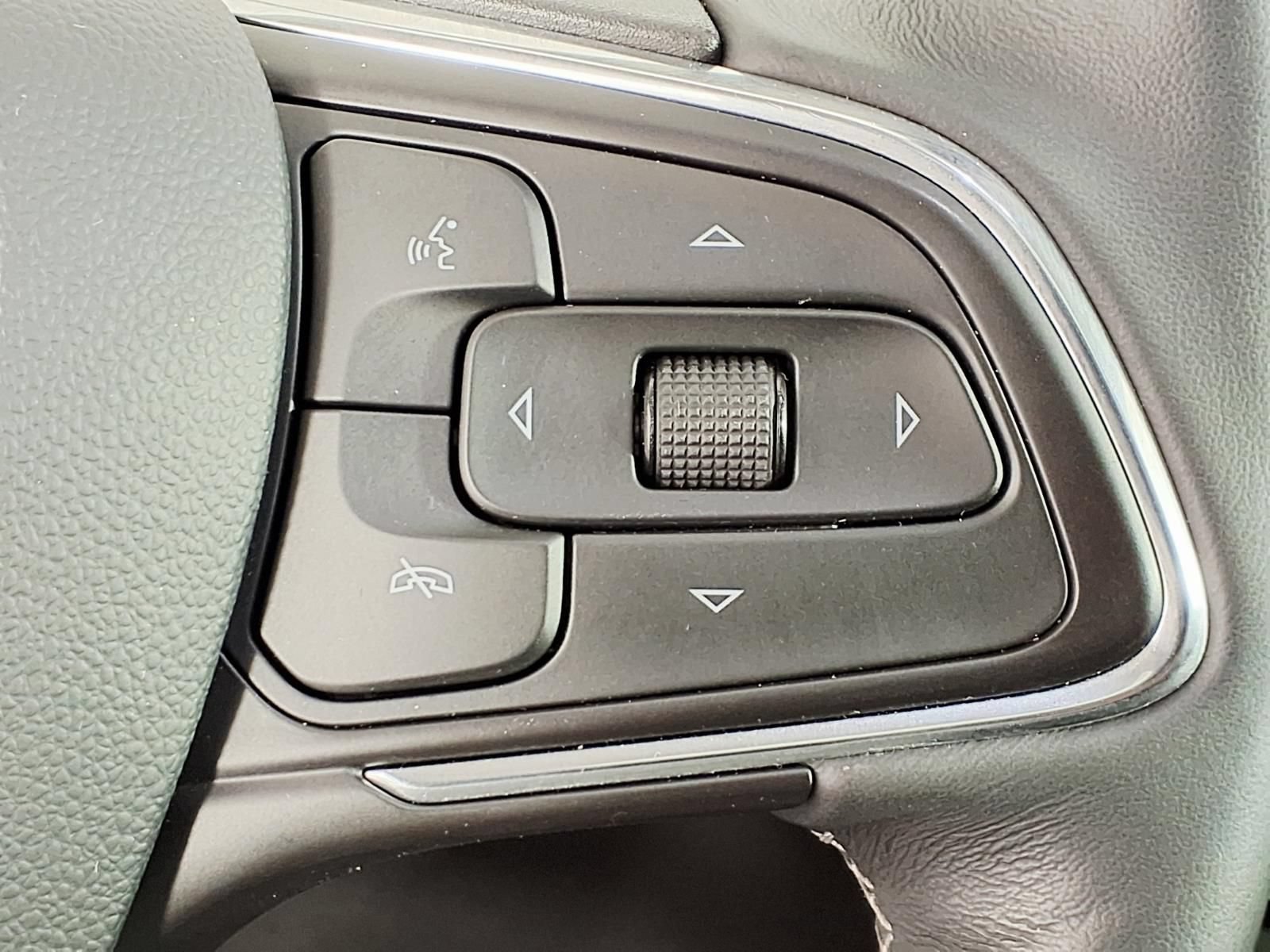 Used 2023 Buick Envision Essence w/ Sport Touring Package FWD image 18