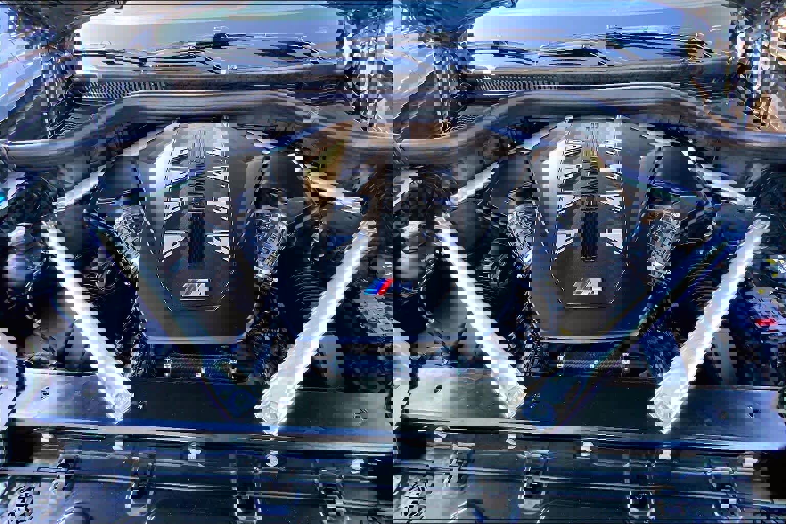 Used 2025 BMW X7 M60i w/ Climate Comfort Package image 30