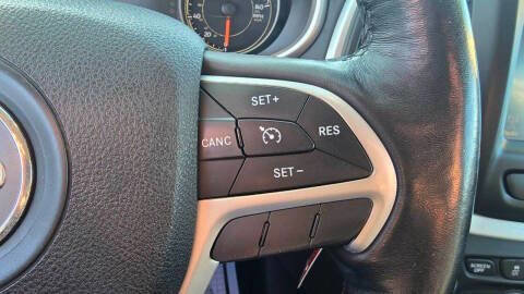 Used 2016 Jeep Cherokee Trailhawk w/ Cold Weather Group image 22