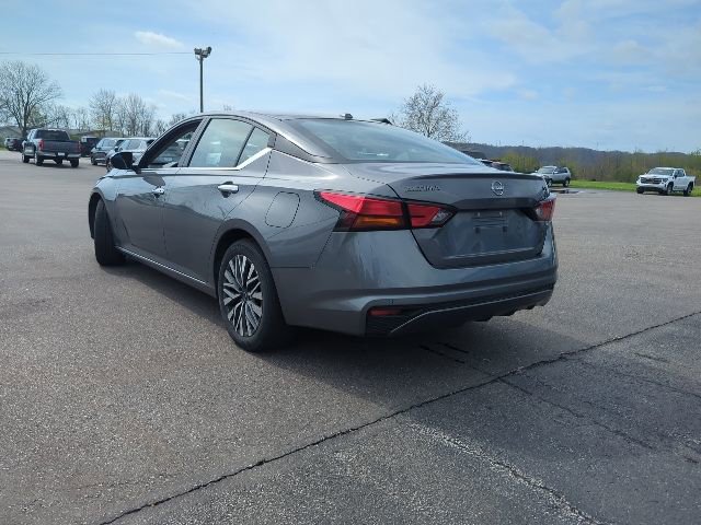 Used 2024 Nissan Altima 2.5 SV FWD image 8