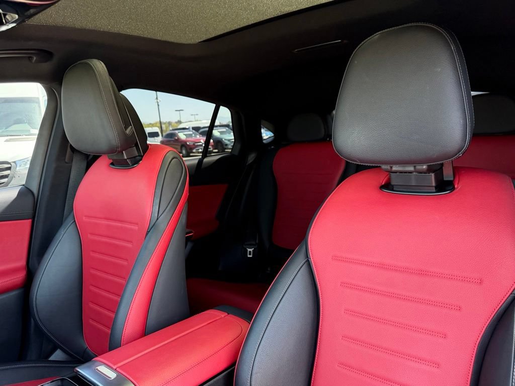 Used 2025 Mercedes-Benz GLC 300 4MATIC image 20