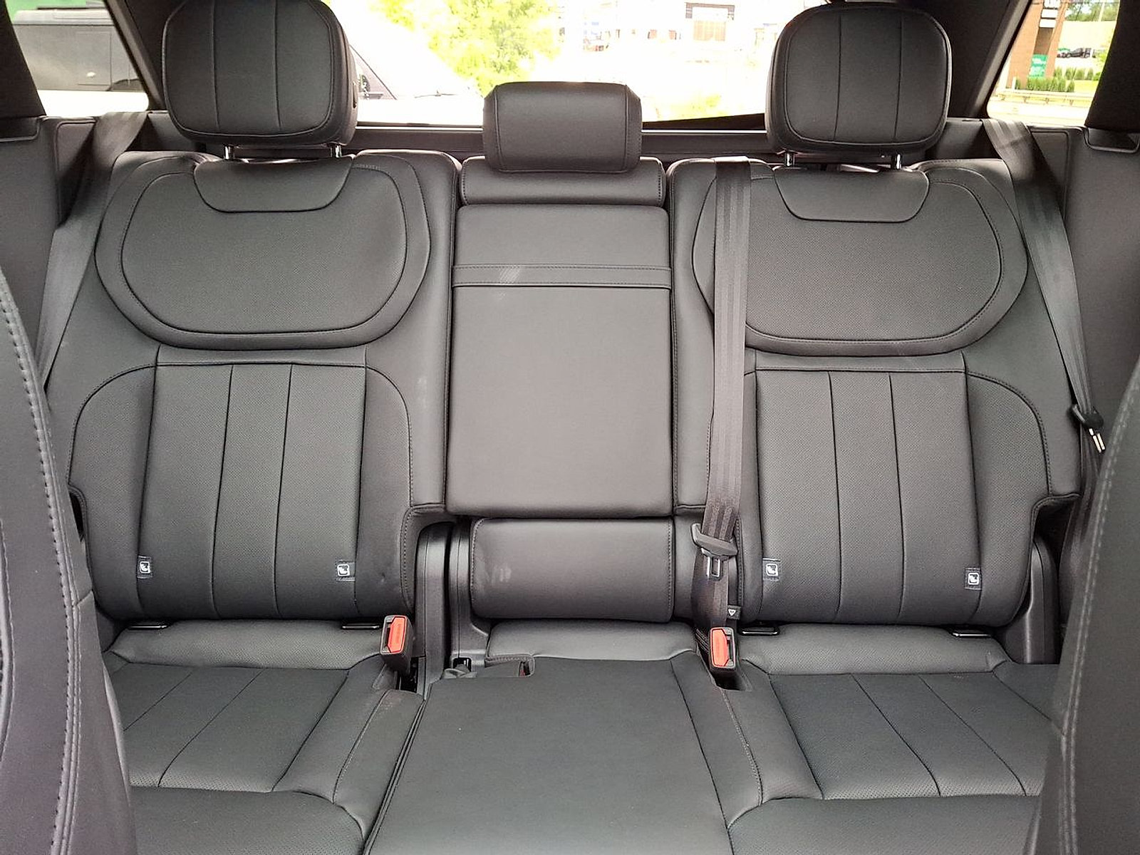 Used 2024 Land Rover Range Rover Sport SE AWD/4WD image 13
