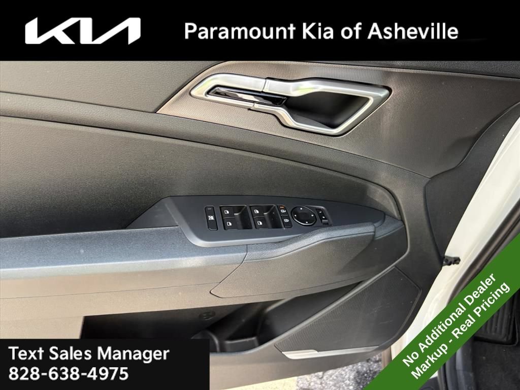 New 2026 Kia Sportage LX AWD/4WD image 24