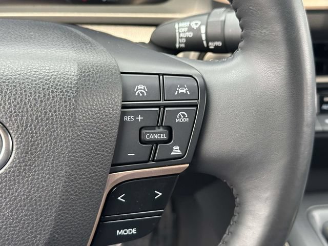 Used 2023 Toyota Crown AWD/4WD image 10