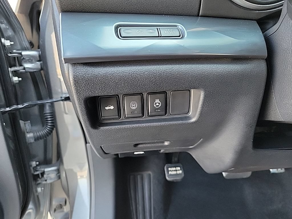 Used 2023 Nissan Maxima SR w/ Sport Mat Group FWD image 35