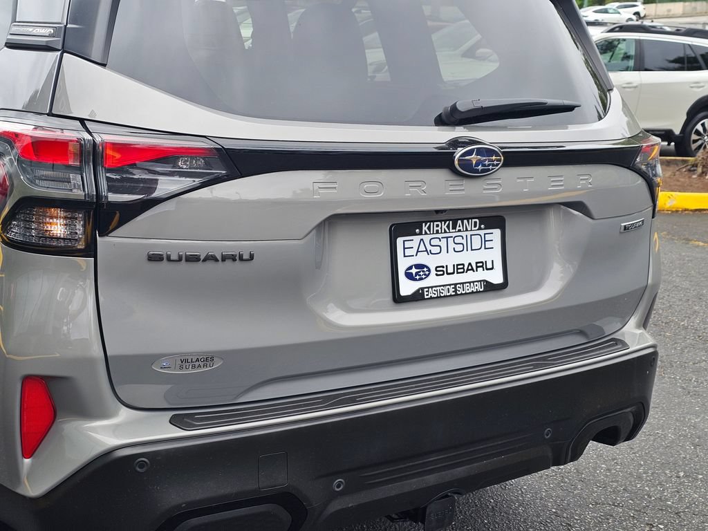 Used 2025 Subaru Forester Touring w/ Popular Package - Touring AWD/4WD image 14