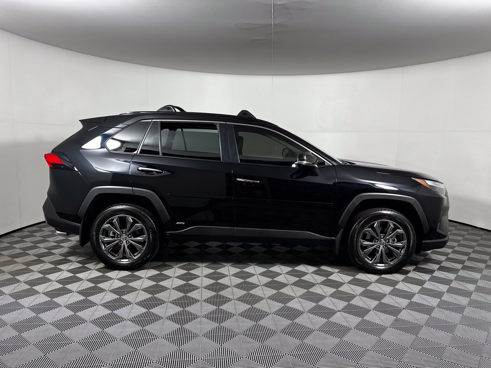 Certified 2024 Toyota RAV4 Limited AWD/4WD image 4