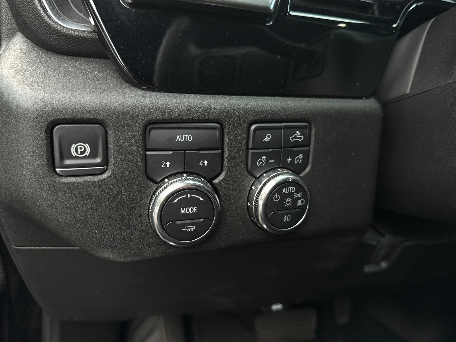 Used 2025 GMC Sierra 1500 SLT AWD/4WD image 35