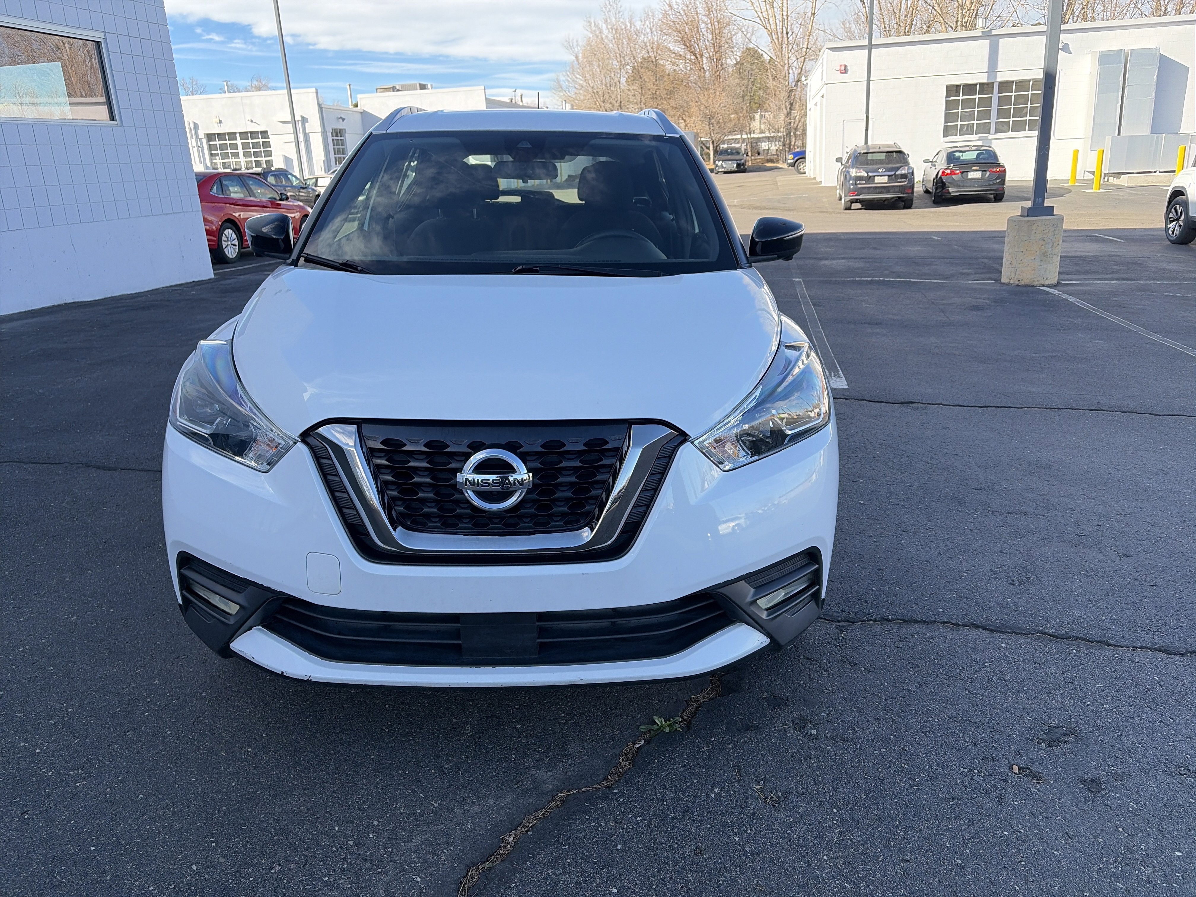 Used 2020 Nissan Kicks SR image 2