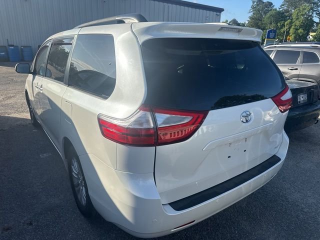 Used 2017 Toyota Sienna XLE w/ XLE Navigation Package FWD image 11