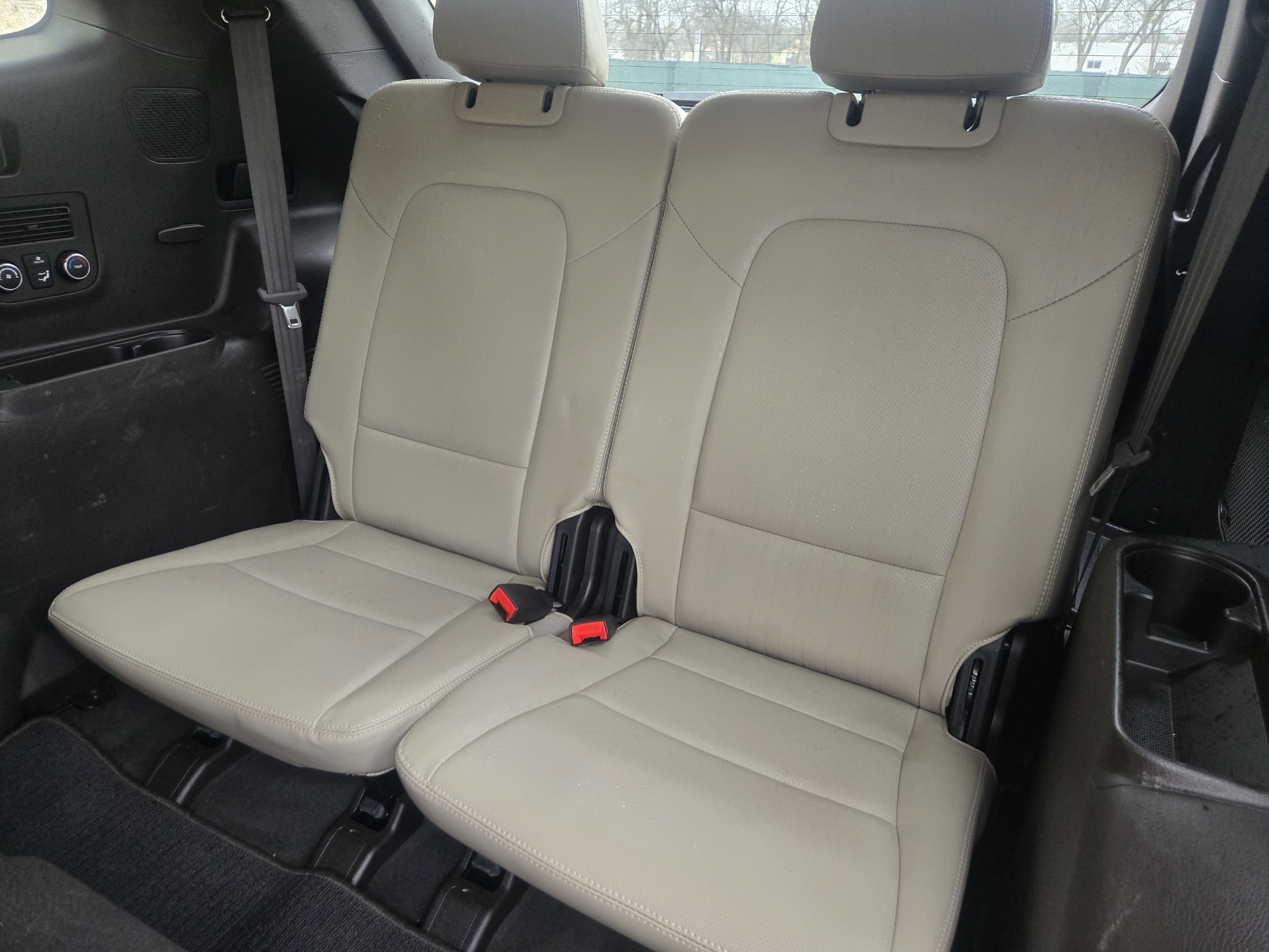 Used 2017 Hyundai Santa Fe SE Ultimate 3.3L Auto w/ SE Ultimate Tech Package 03 image 8