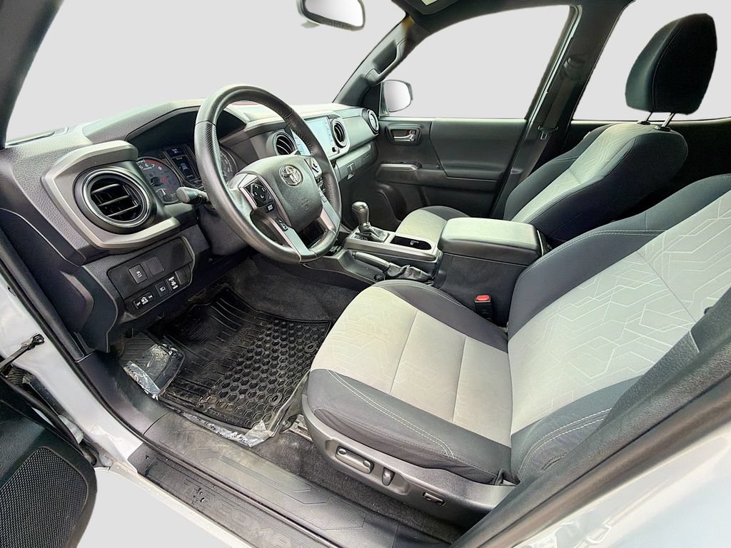 Used 2021 Toyota Tacoma TRD Sport AWD/4WD image 23