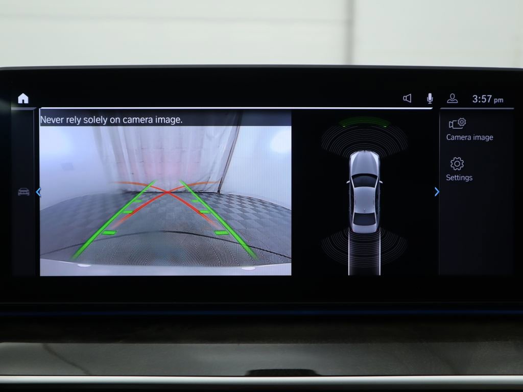 Certified 2023 BMW 530e w/ Premium Package image 16