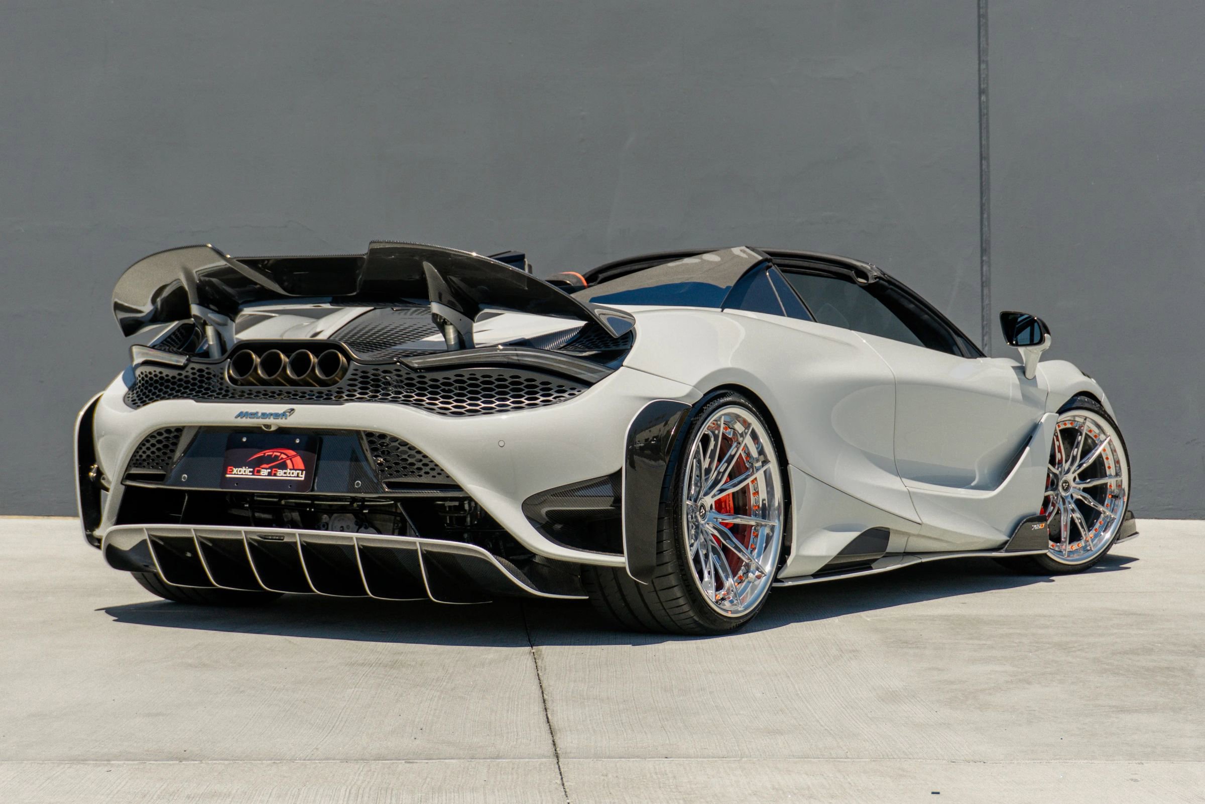 Used 2022 McLaren 765LT RWD image 10