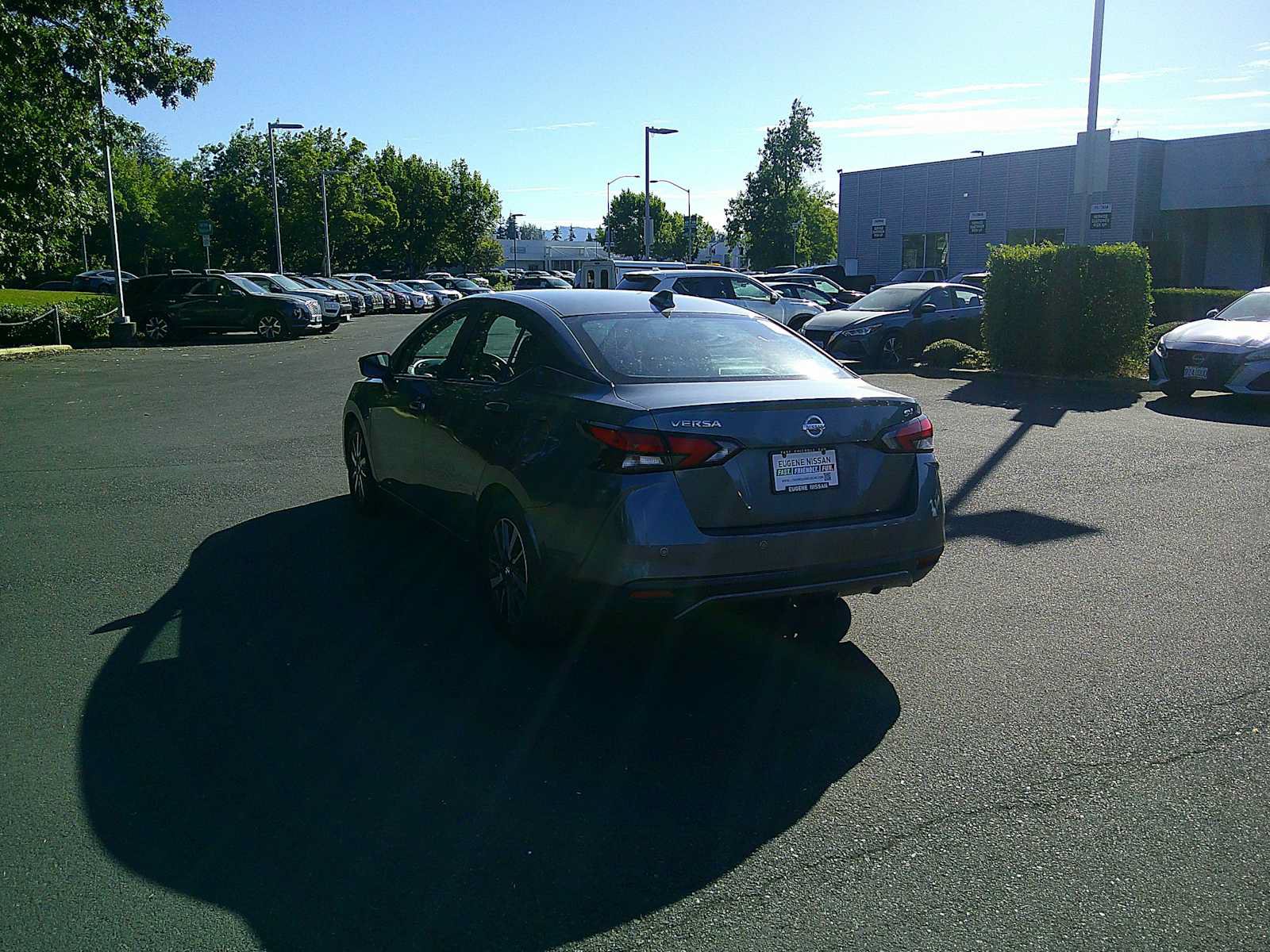 Used 2021 Nissan Versa SV FWD image 3