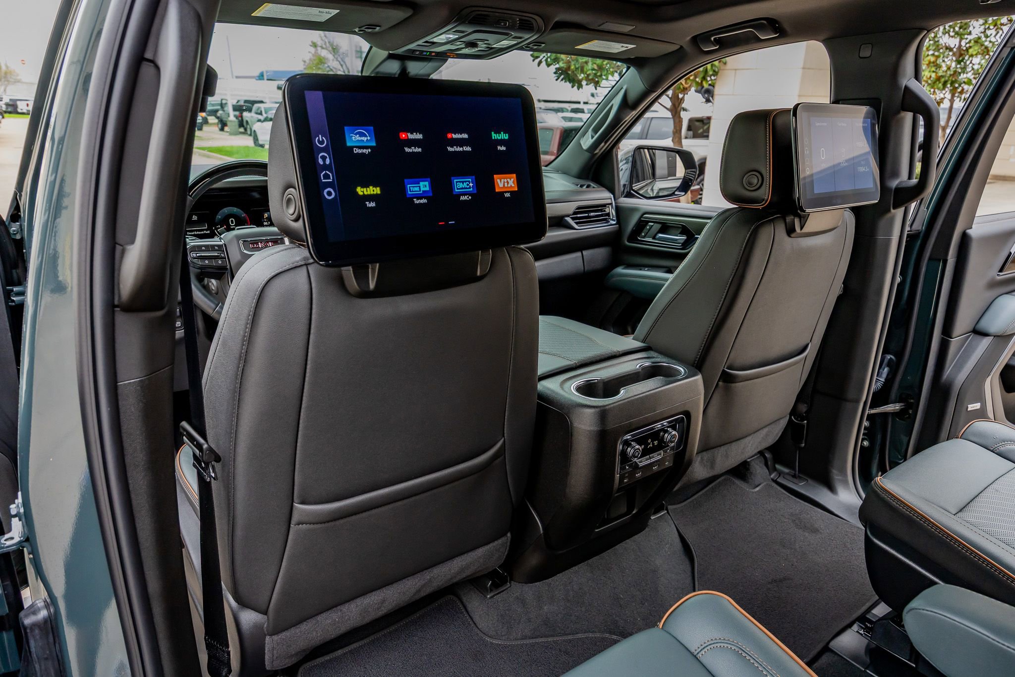 Used 2025 GMC Yukon AT4 w/ AT4 Premium Plus Package image 34