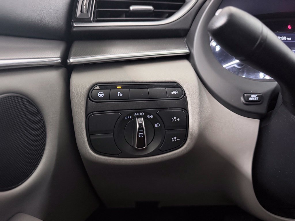Certified 2023 INFINITI QX50 Luxe FWD image 23