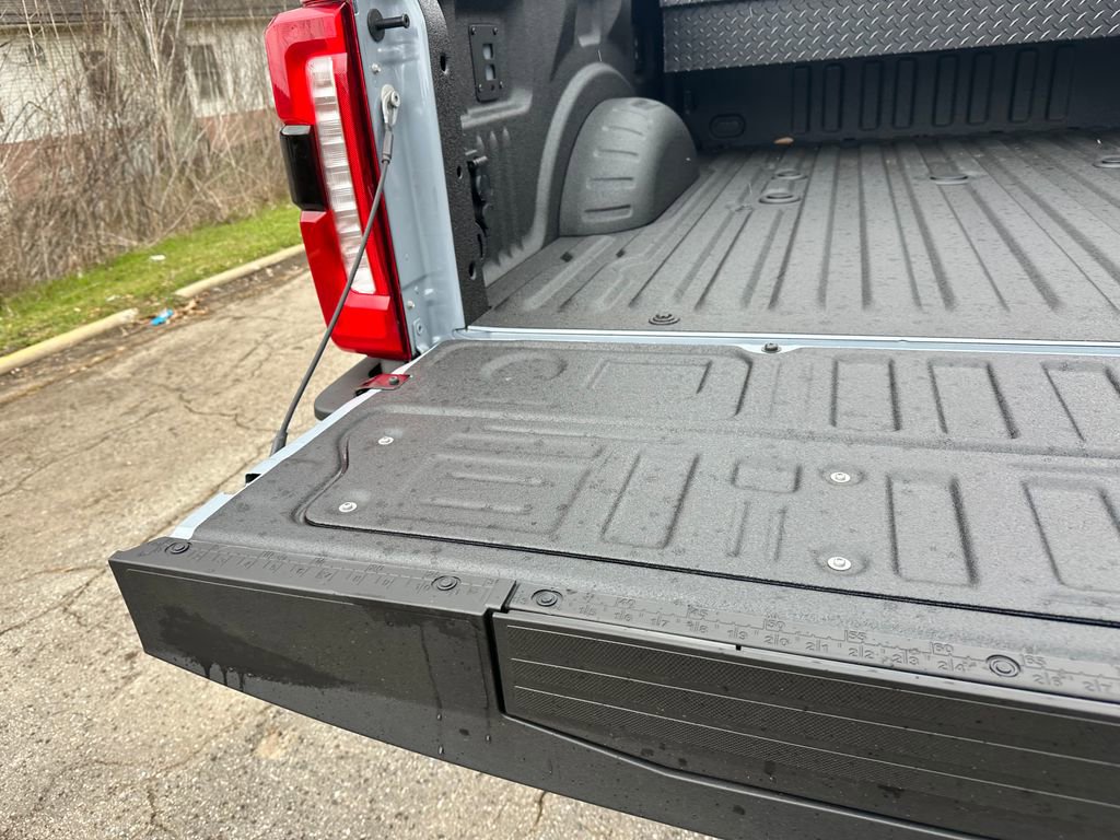 New 2026 Ford F250 Lariat w/ Black Appearance Package image 54