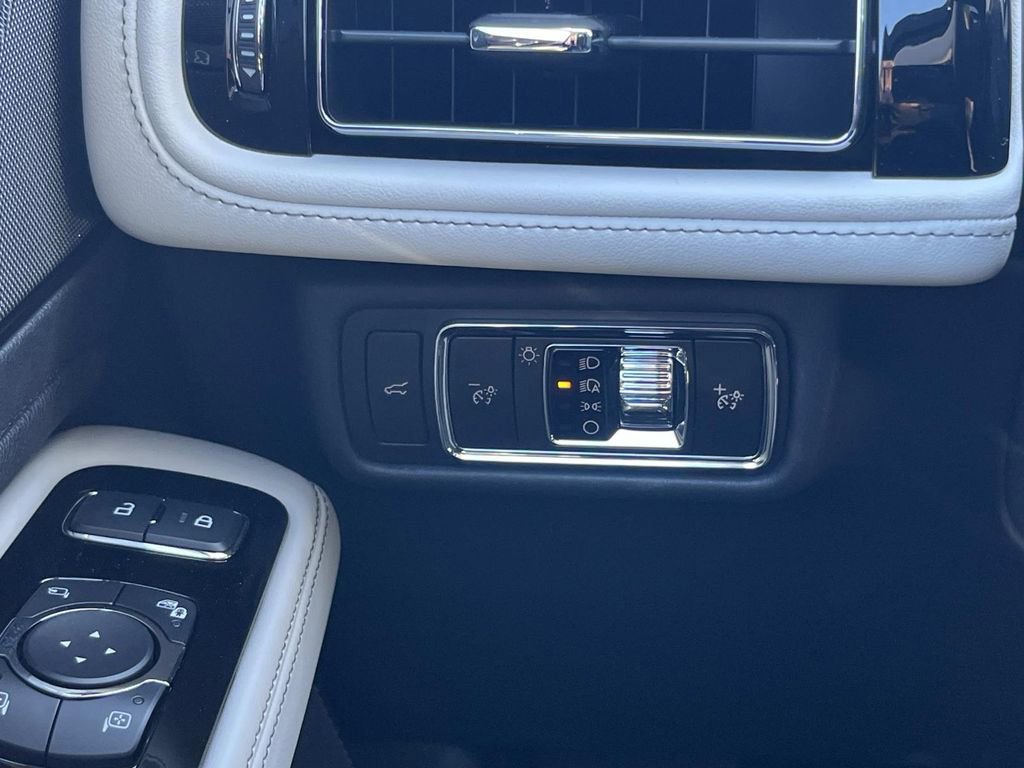New 2026 Lincoln Aviator 2WD image 25
