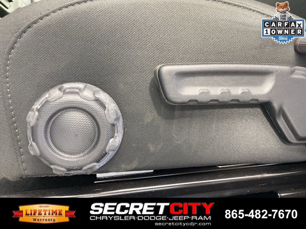 Used 2022 Jeep Wrangler Unlimited Rubicon AWD/4WD image 13