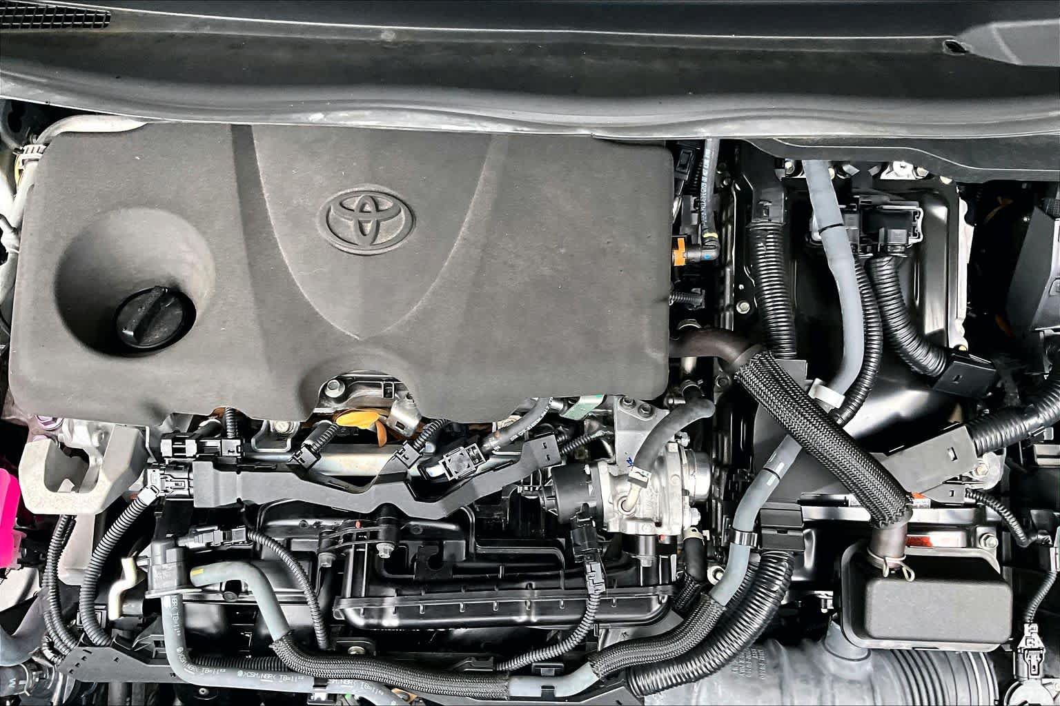 Used 2023 Toyota Sienna XLE FWD image 33
