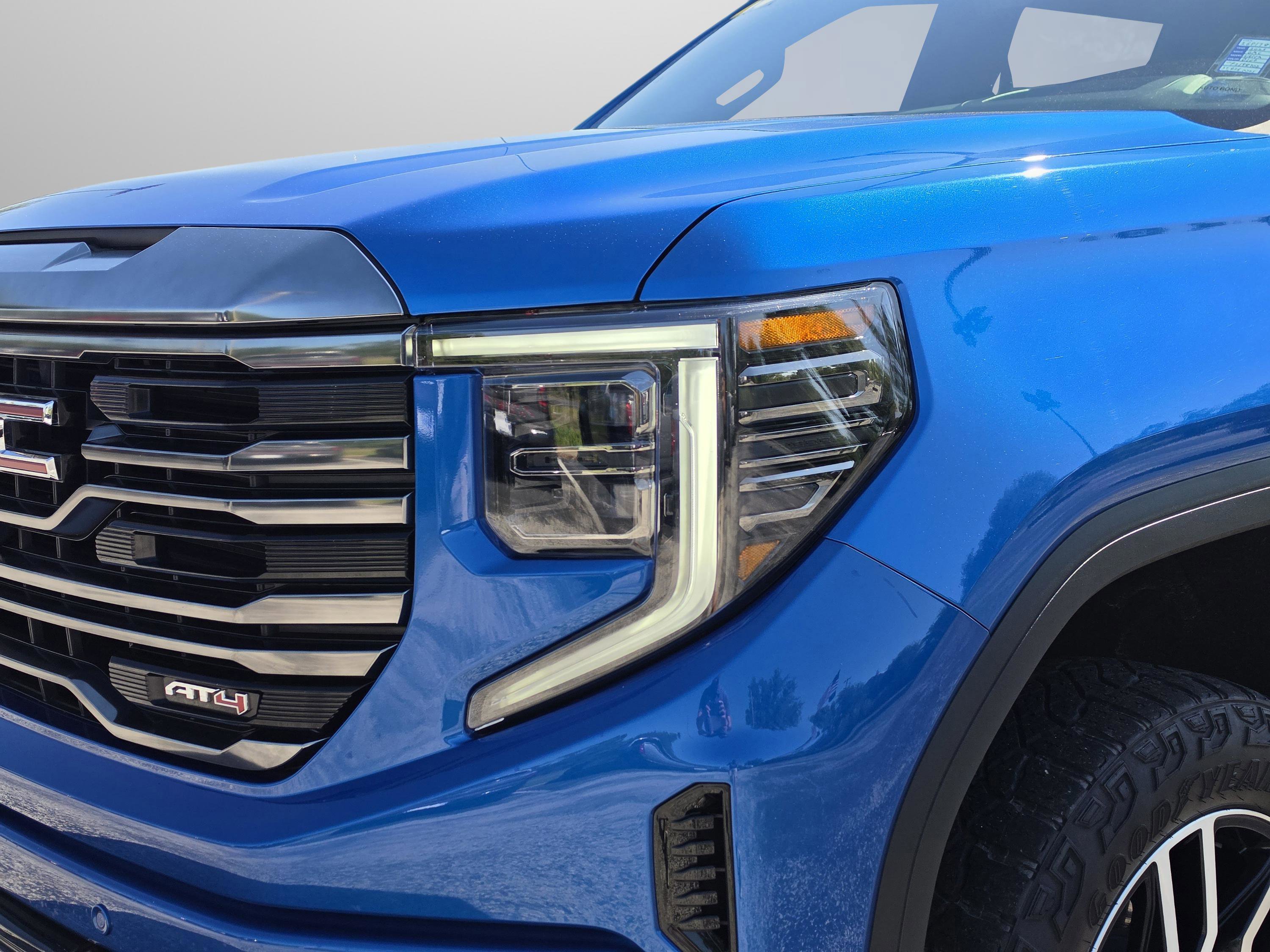 Used 2023 GMC Sierra 1500 AT4 w/ AT4 Premium Package AWD/4WD image 40