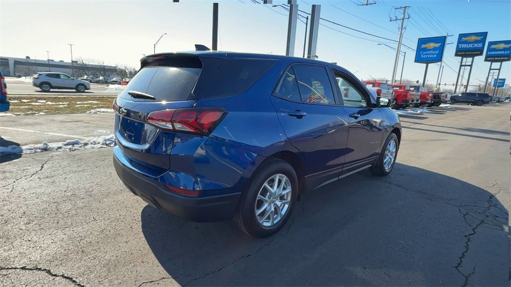 Used 2022 Chevrolet Equinox LS w/ LS Convenience Package image 8