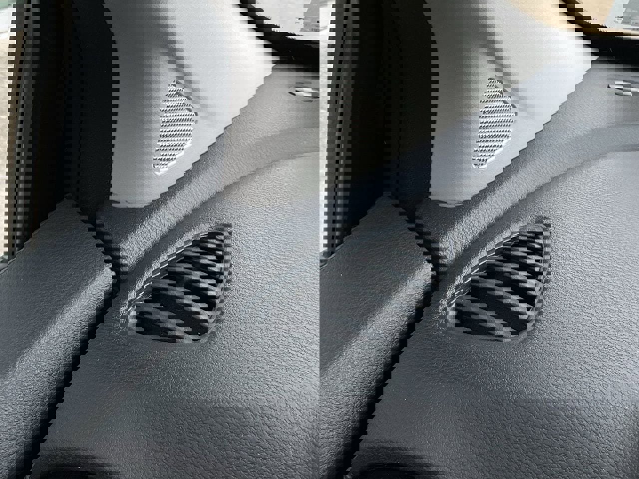 Used 2025 Nissan Versa SV image 25