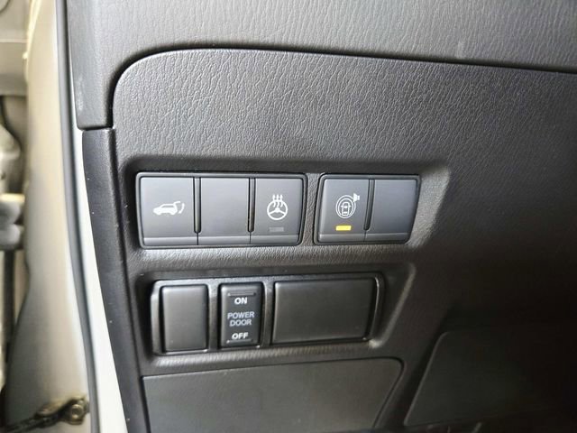 Used 2024 Nissan Armada SL w/ Captain's Chairs Package image 34